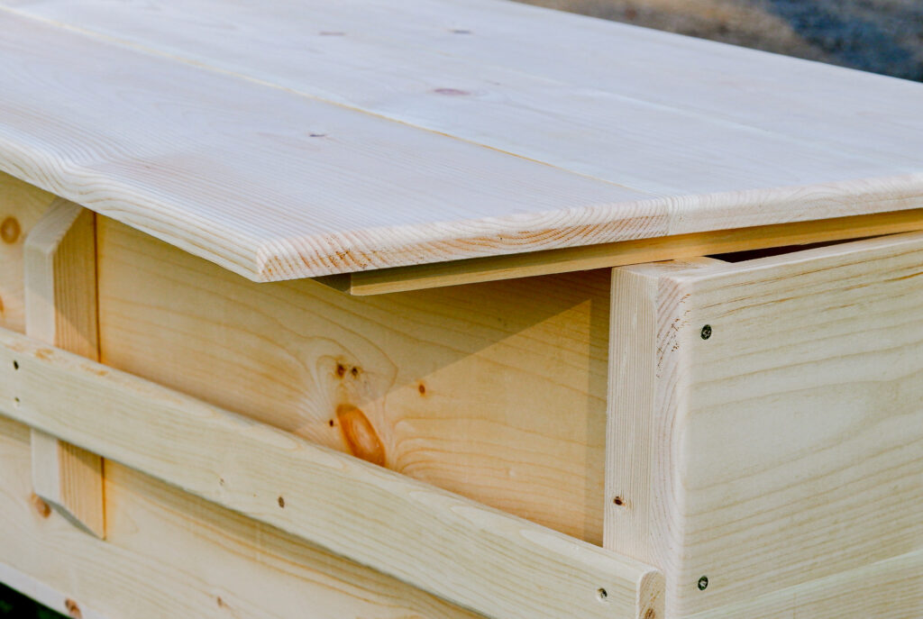 Close up on lid and corner